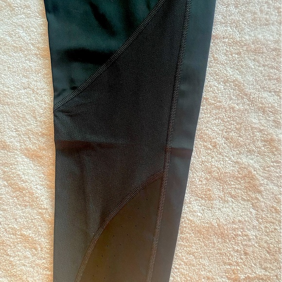 NWT Under Armour Breathelux Ankle Legging, black, size M - Picture 4 of 8